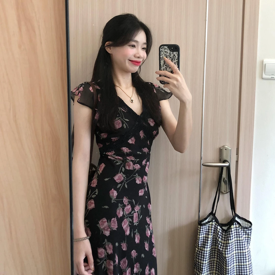 法式小飞袖黑色碎花连衣裙子女夏季2025年新款高级感气质包臀长裙