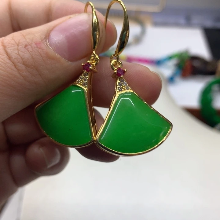 颈饰未镶嵌翡翠吊坠