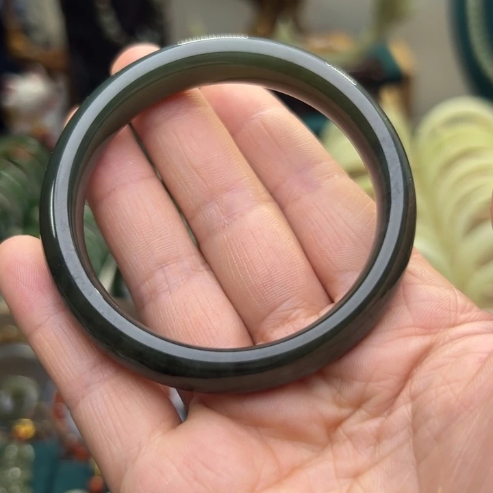 和田玉手镯未镶嵌56.3圈围1543