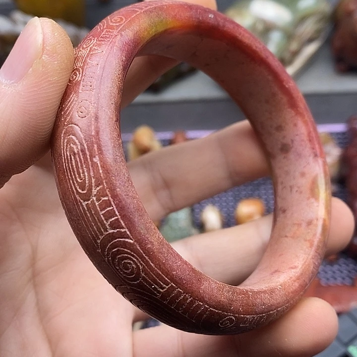 未镶嵌蛇纹石玉颈饰