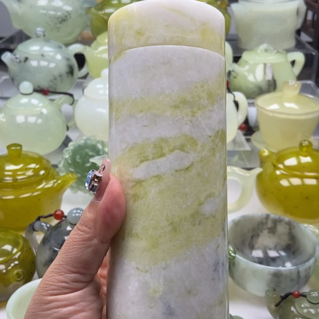 蛇纹石玉未镶嵌玉水杯