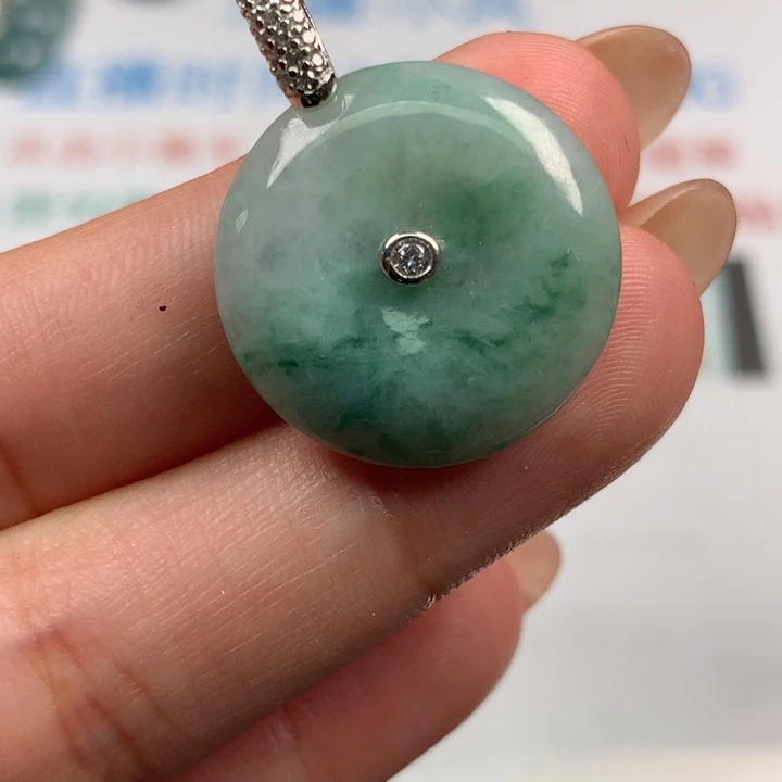 翡翠未镶嵌项圈翡翠