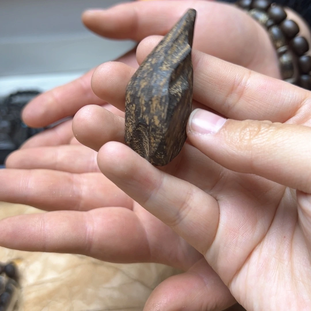 大叶紫檀（黑酸枝木类）