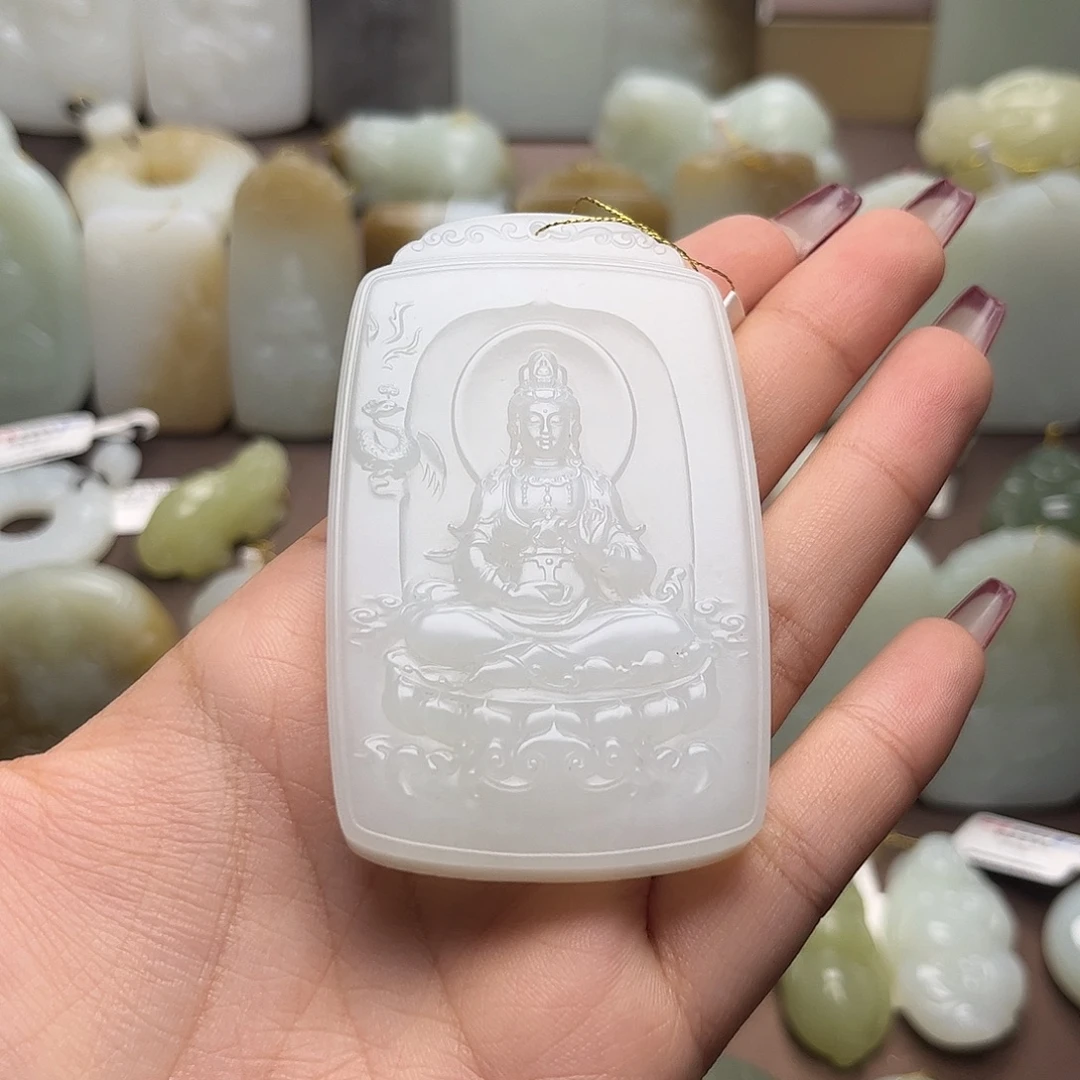 少***少颈饰未镶嵌和田玉