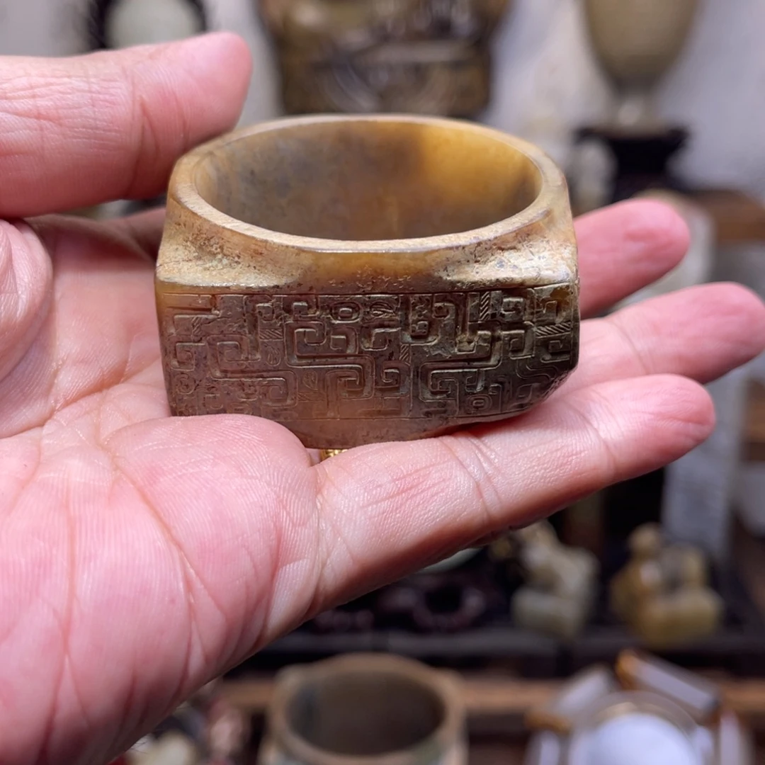 开***功未镶嵌和田玉摆件