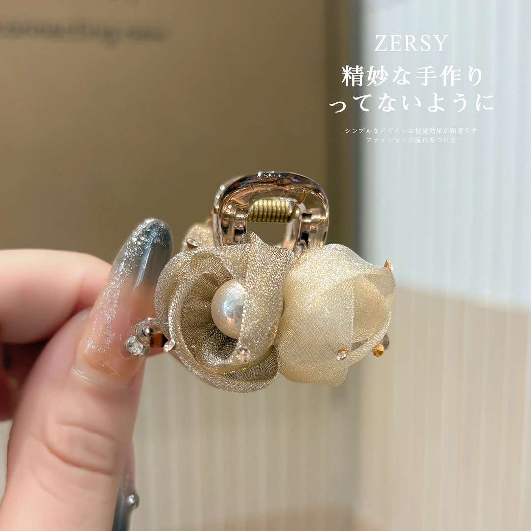 网纱点钻花朵小抓夹女高级感2025新款鲨鱼夹半扎发适合发量少夹子