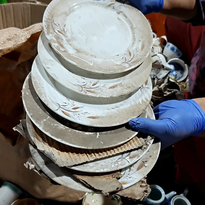 瓷片陶瓷盘子碗啥都有