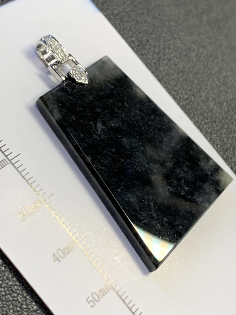 折后缅A翡翠18k真钻吊坠 大号无事牌乌鸡 整高48裸38.5-30-3.5mm