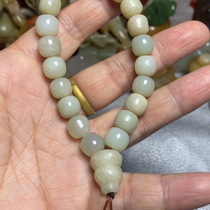 和田玉（糖玉）颈饰未镶嵌