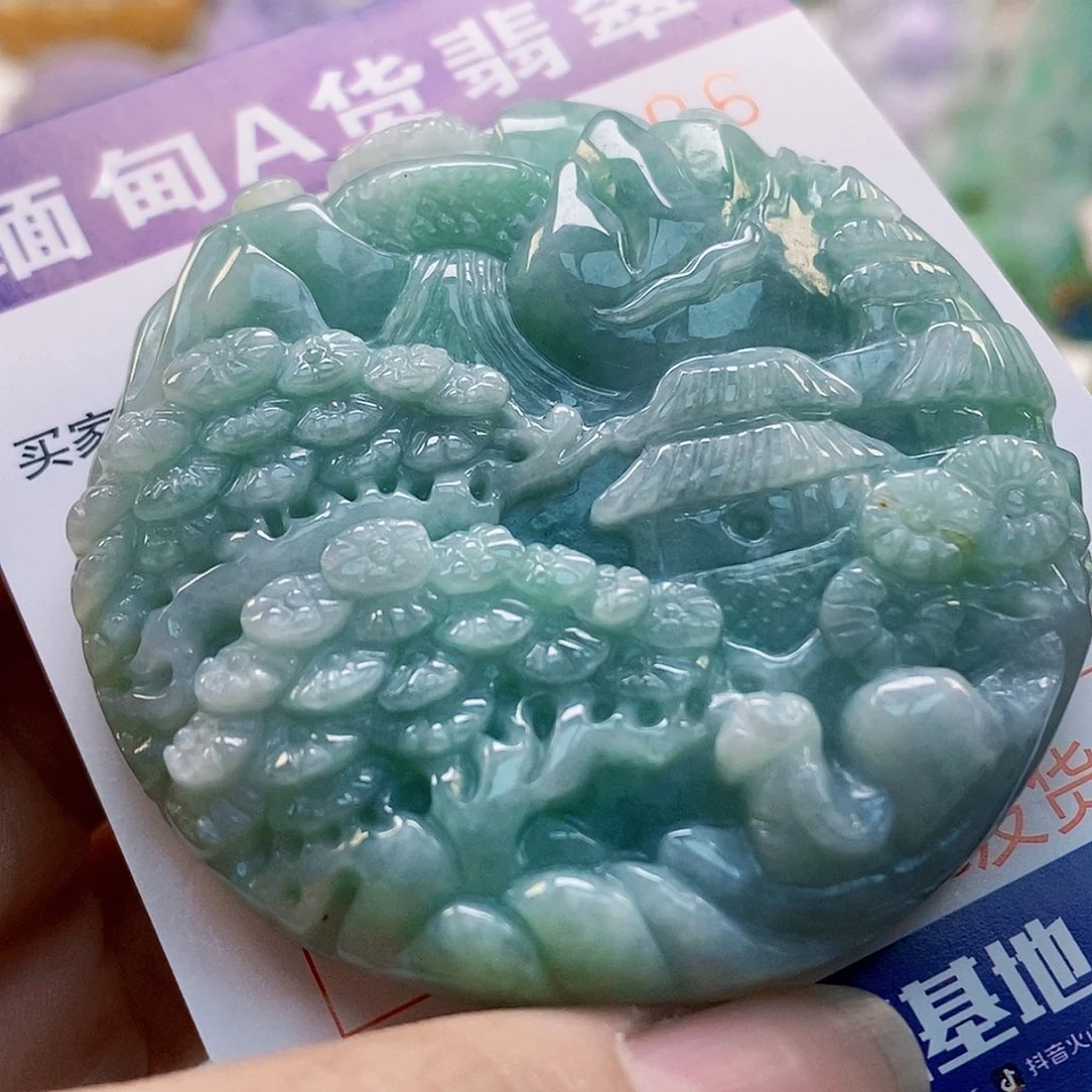 吊坠(不含链)未镶嵌翡翠