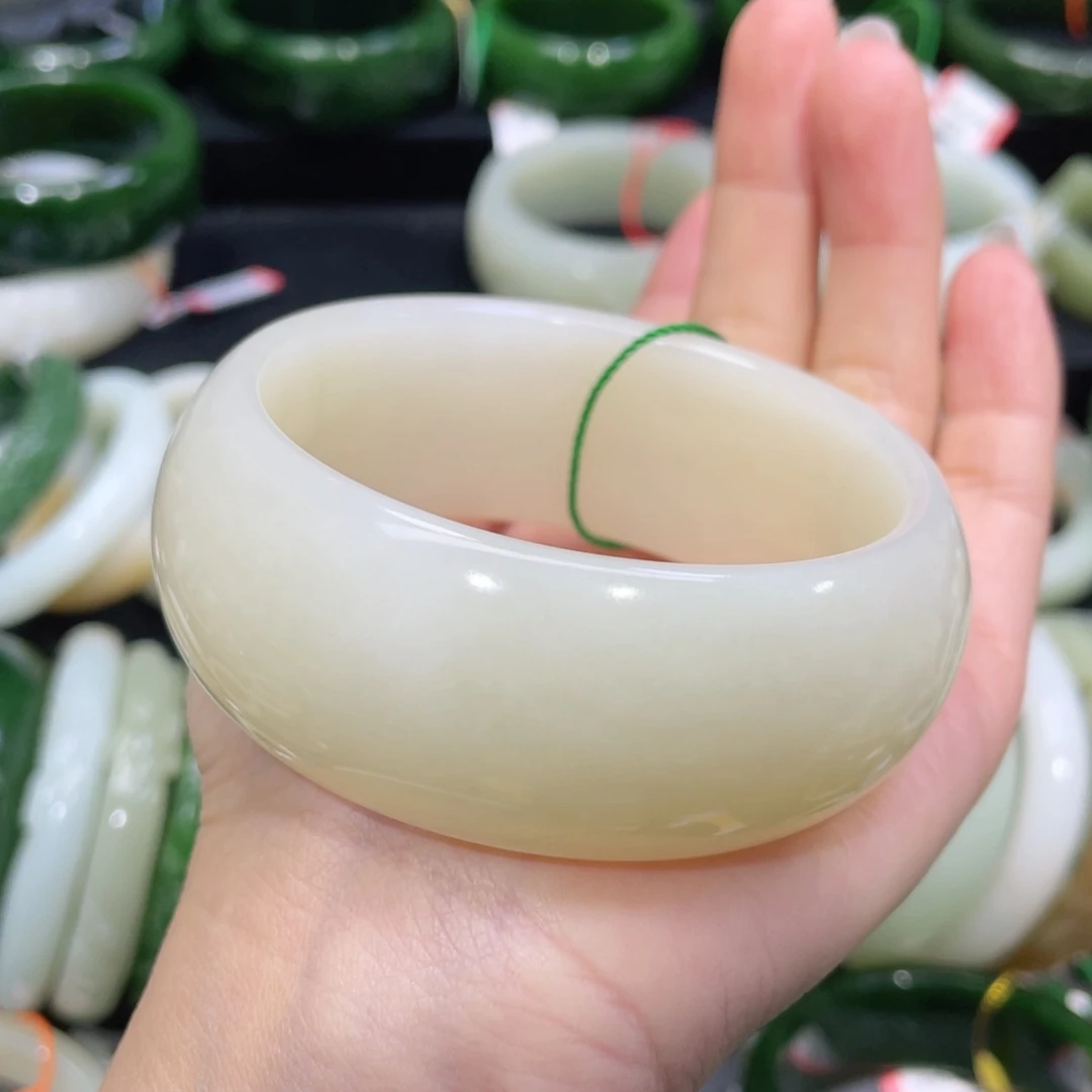 未镶嵌手镯和田玉明*81