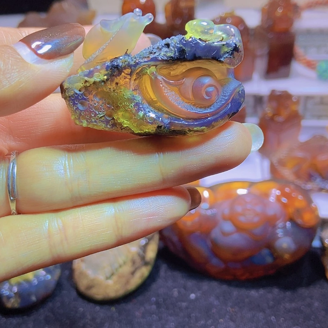 未镶嵌颈饰琥珀茶珀蜗牛