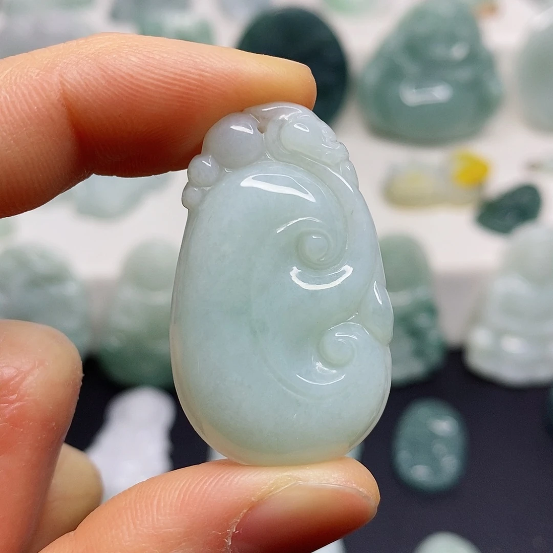 翡翠颈饰未镶嵌吊坠