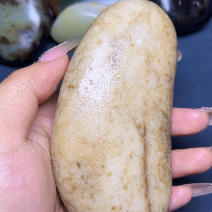 和田玉未镶嵌珠宝奇石