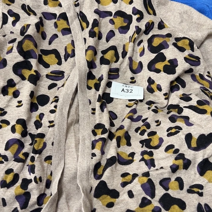 羊绒32羊绒衣服一件