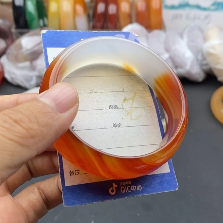 未镶嵌手镯石英质玉