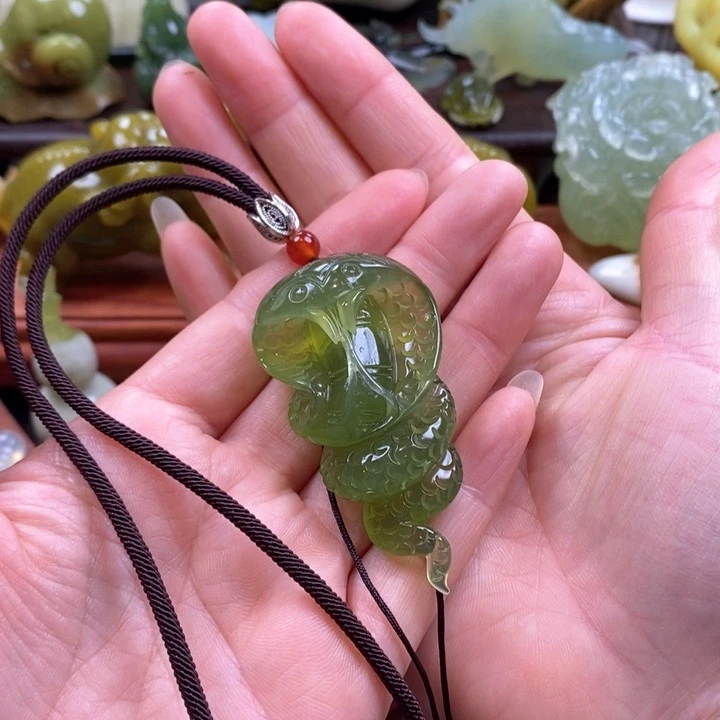 蛇纹石玉未镶嵌挂件晚*玉