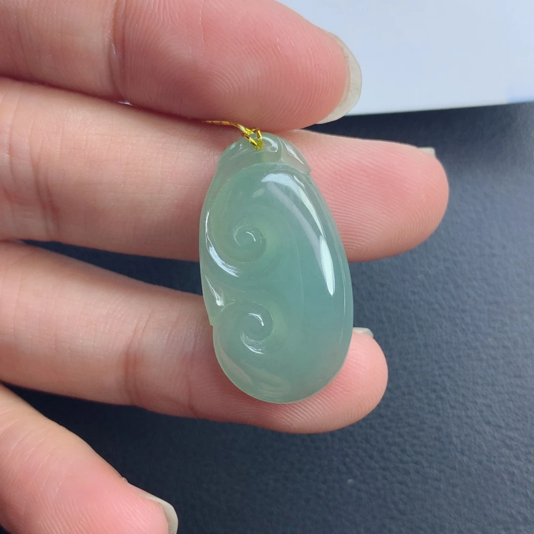 翡翠颈饰未镶嵌如意