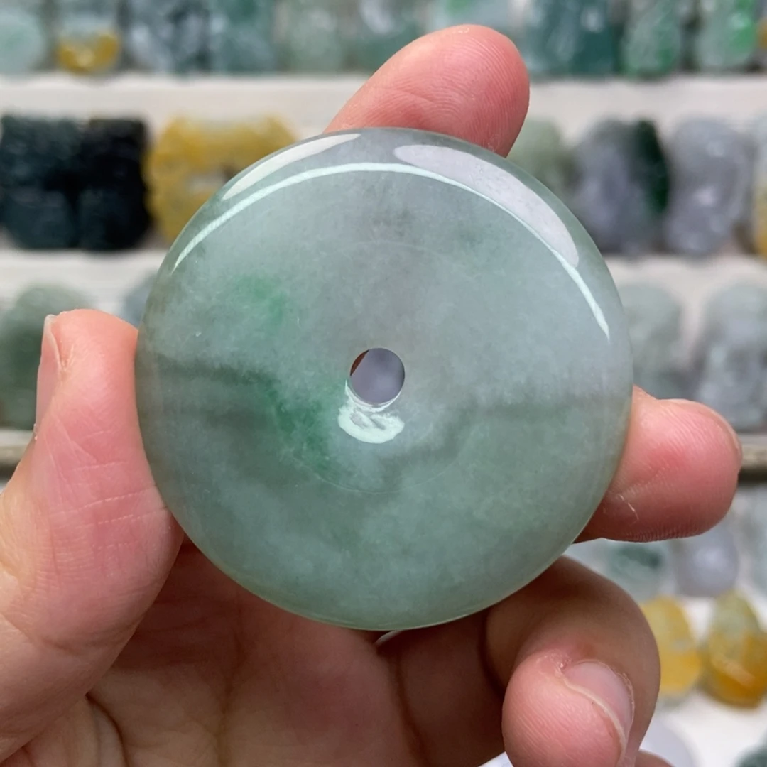 翡翠未镶嵌吊坠(赠链)