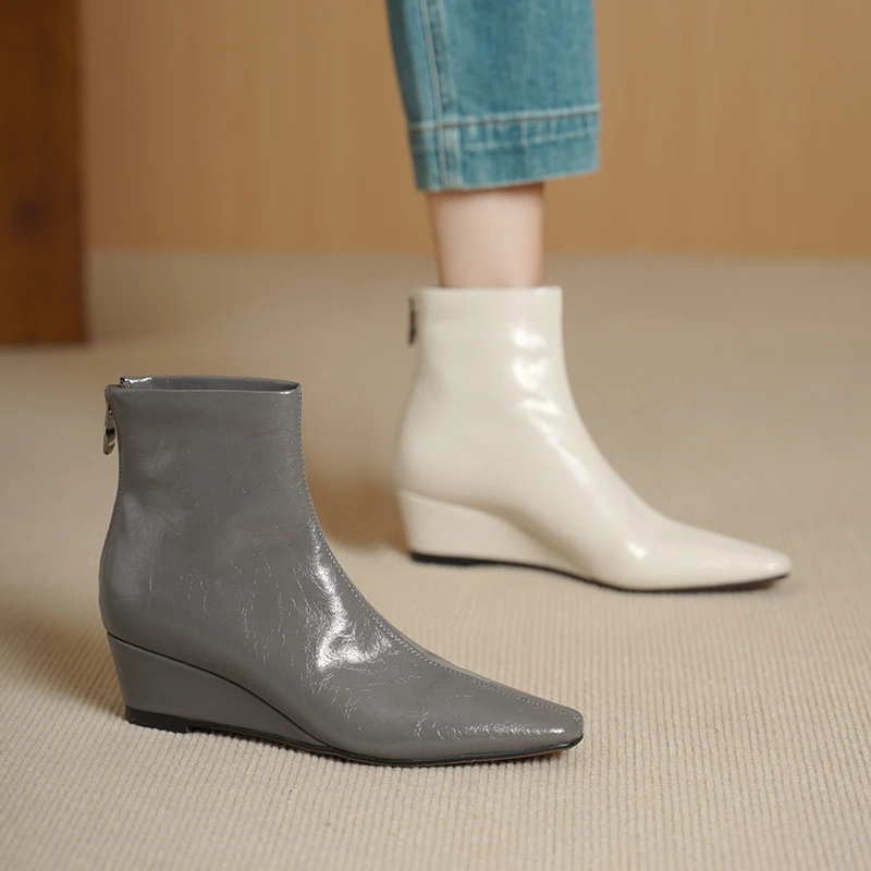 羊漆皮~法式老钱风坡跟短靴女秋冬新款方头及踝靴通勤真皮瘦瘦靴