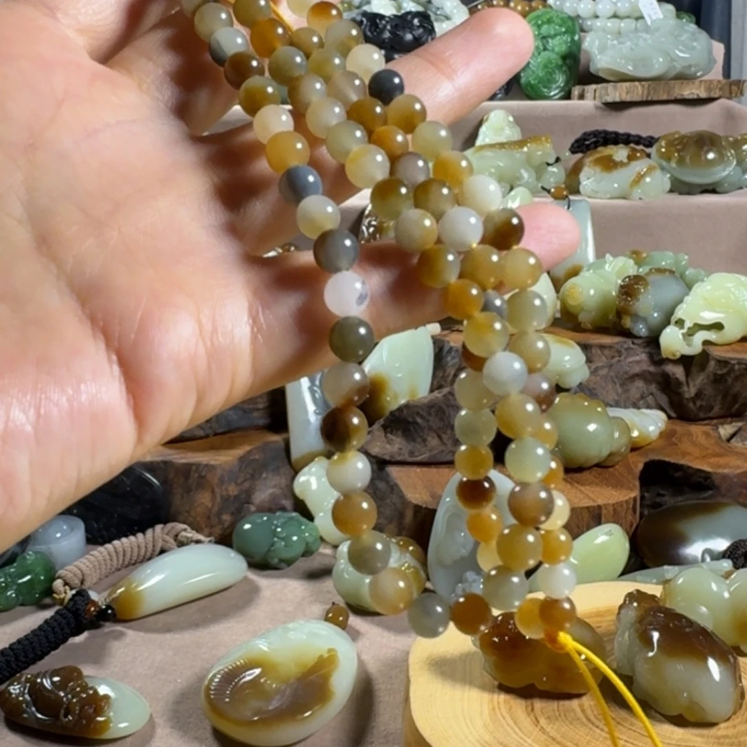 和田玉（糖玉）未镶嵌颈饰