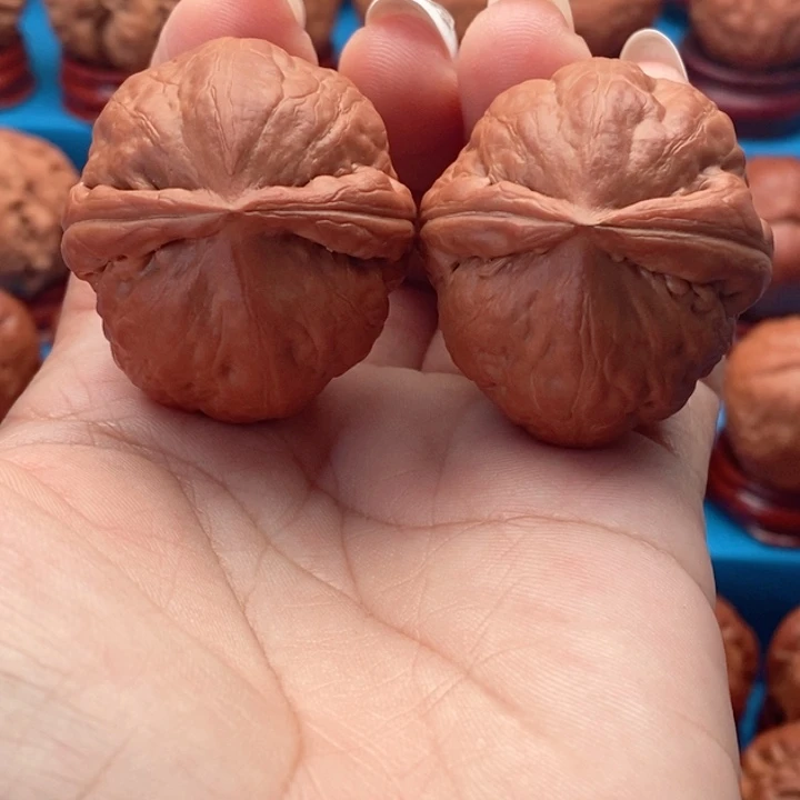 核桃精品文玩核桃手捻虎头王