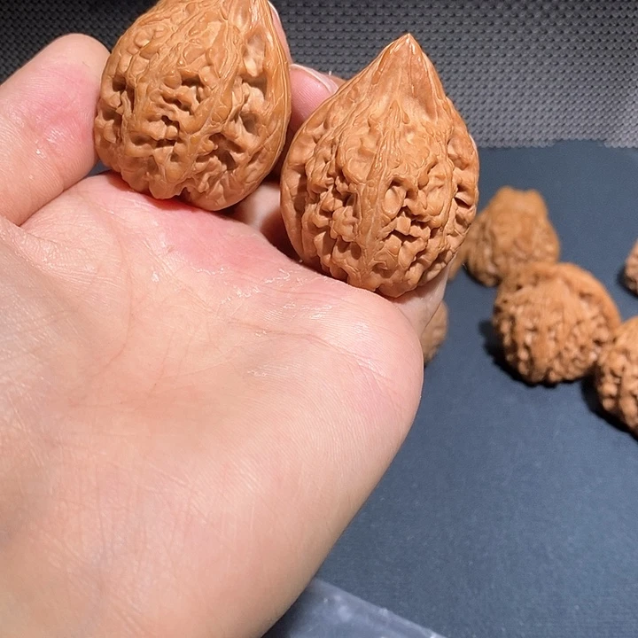 文玩核桃吊坠1大古石
