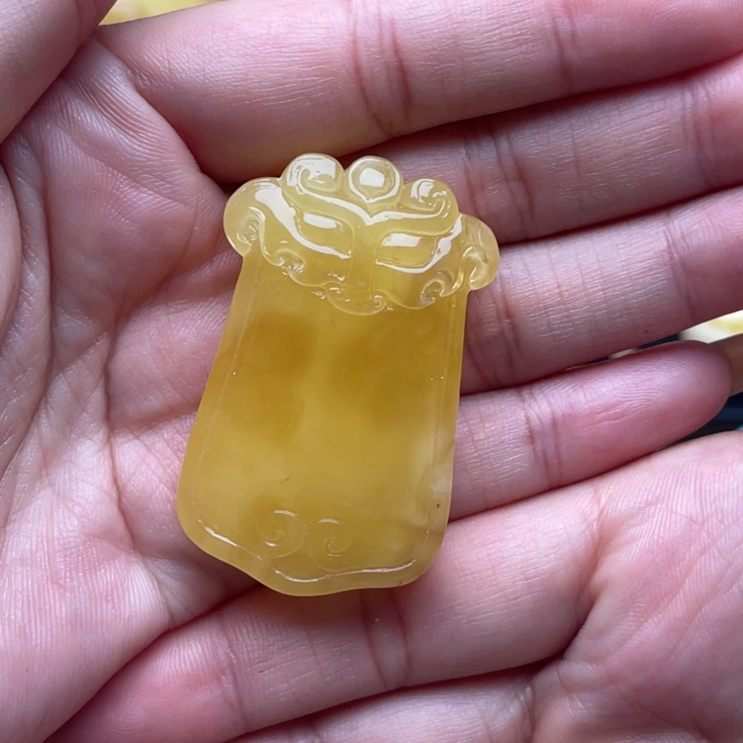 裸石琥珀未镶嵌蜜蜡吊坠笑