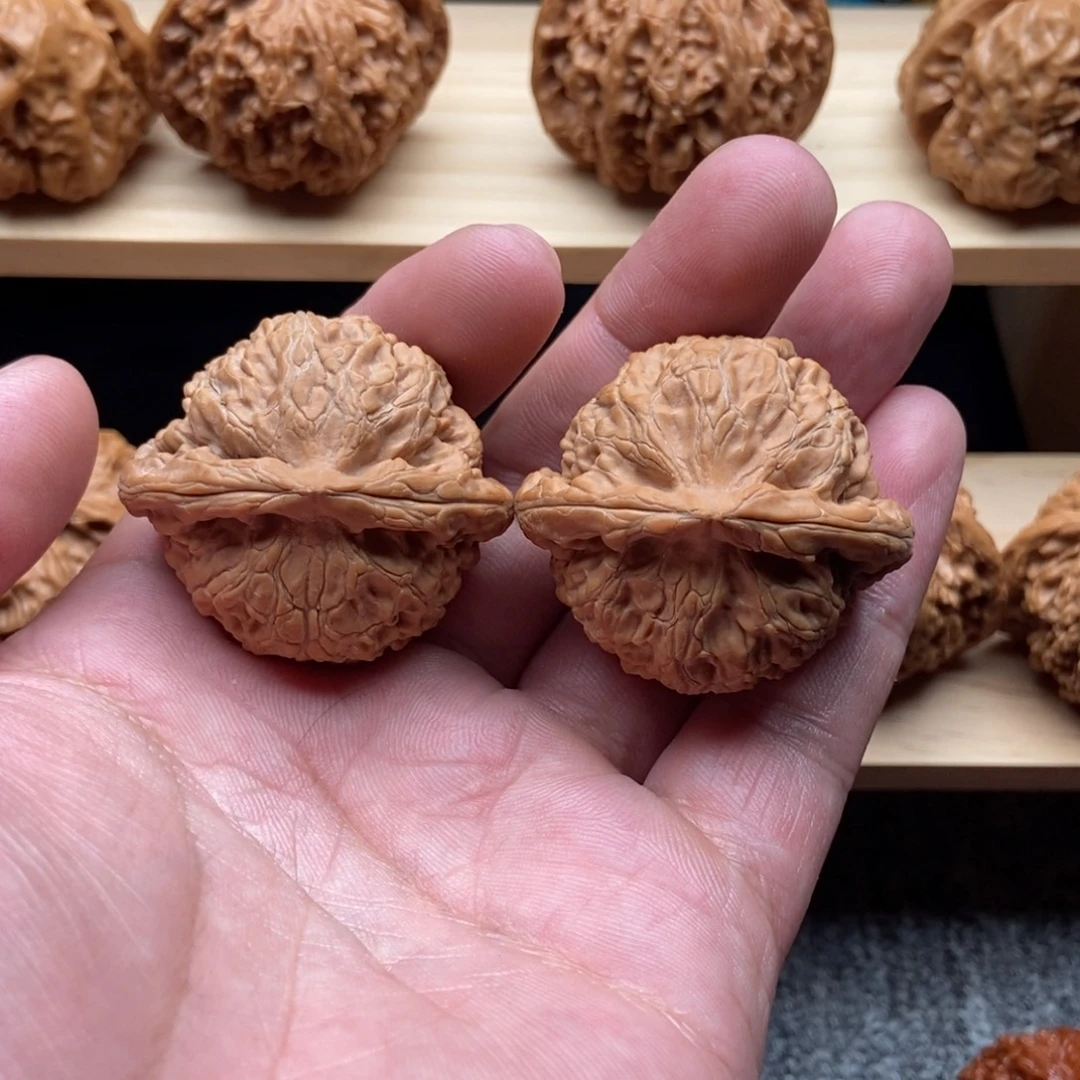 文玩核桃把件宫灯