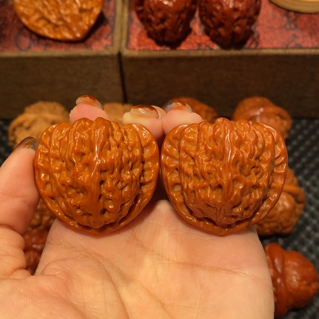 吊坠文玩核桃39.7三角白，0569