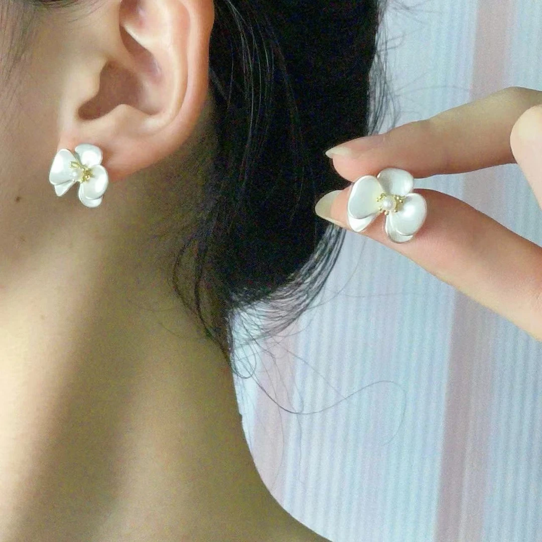 铜合金锆石耳饰 甜美温柔淑女立体花朵耳钉时尚优雅少女感简约百