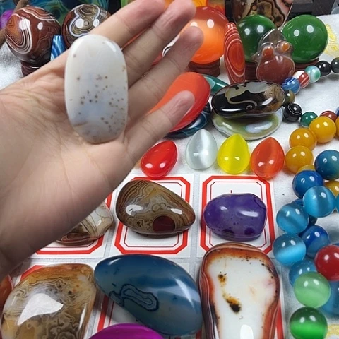 玛瑙/玉髓颈饰未镶嵌