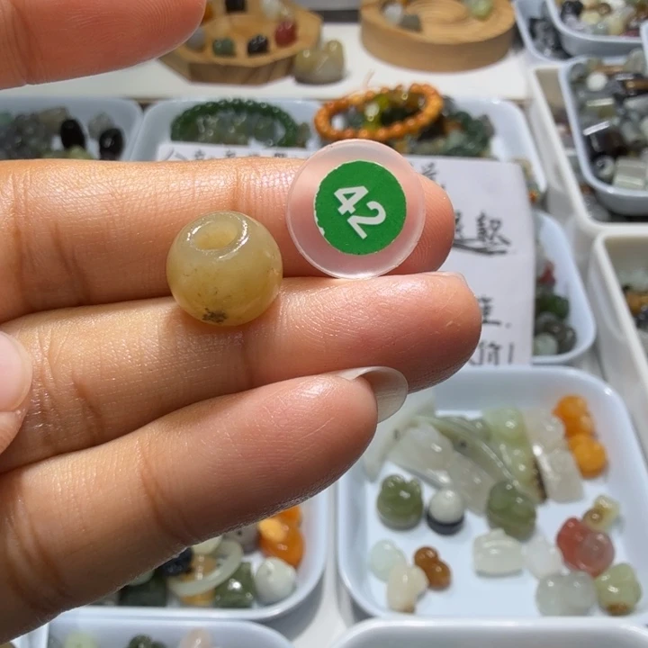 和田玉未镶嵌珠宝奇石