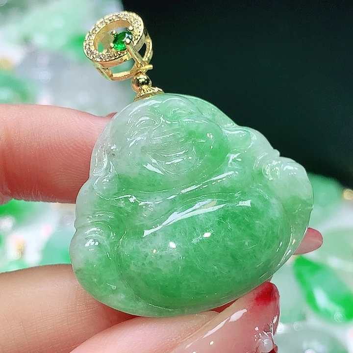 翡翠未镶嵌颈饰翡翠多样性发其一