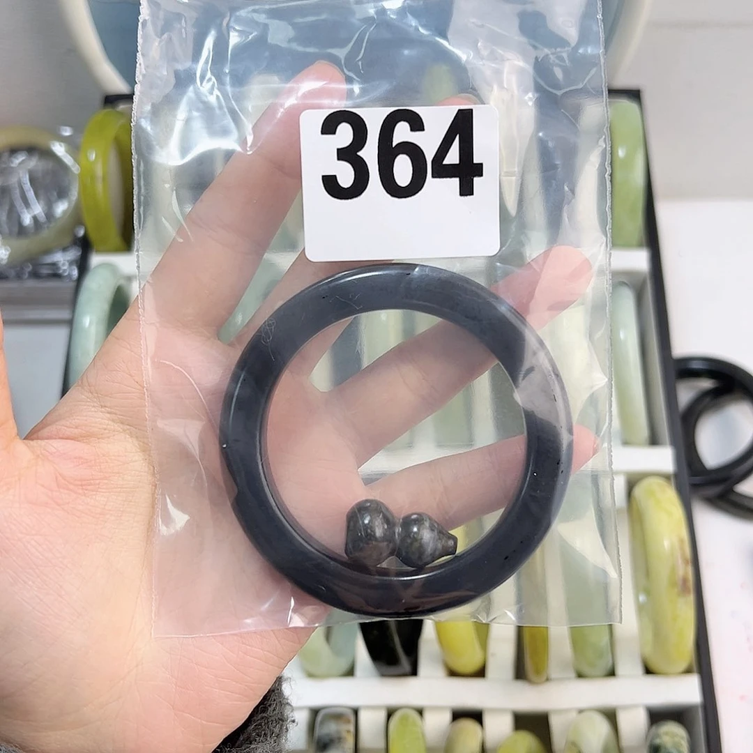 蛇纹石玉未镶嵌手镯绿***奶