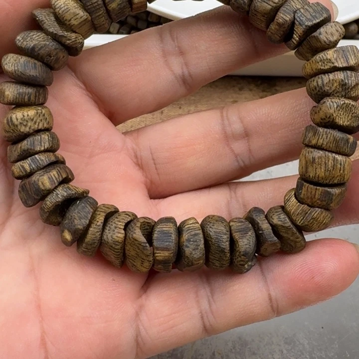 m***a手串沉香蓝宝石手串14克加