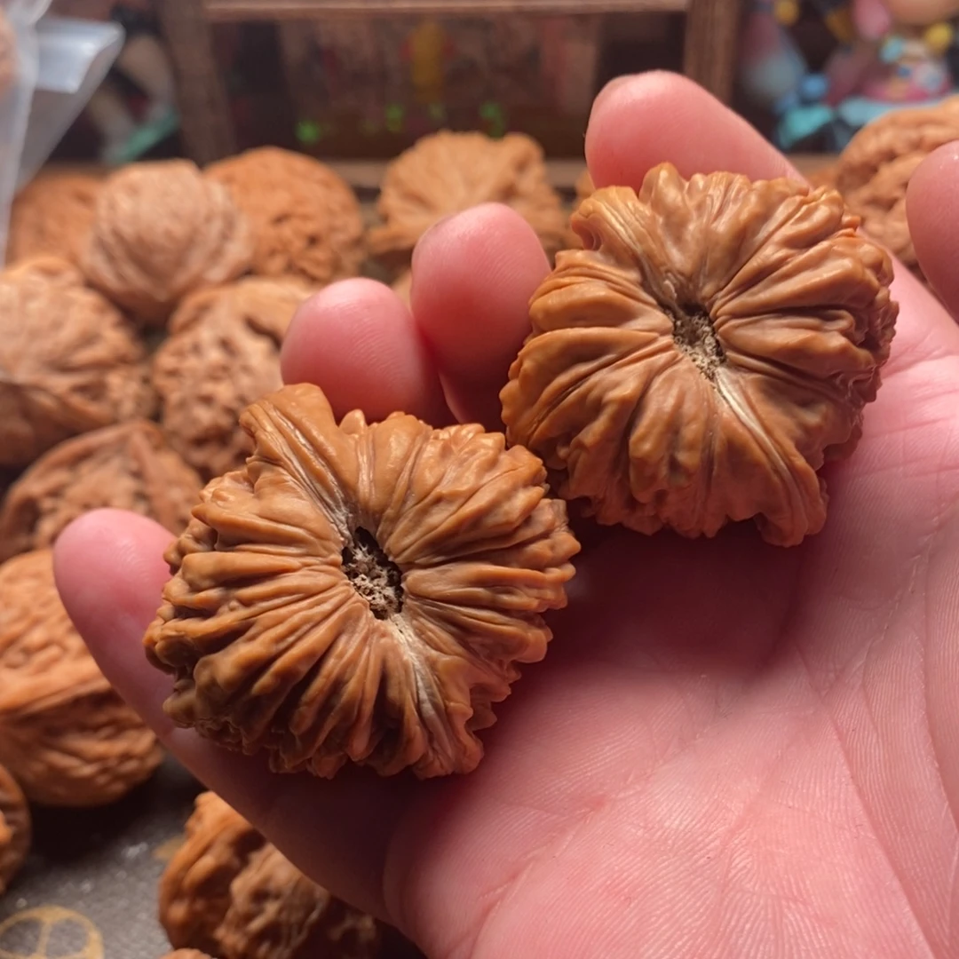 了***断文玩核桃吊坠文玩核桃