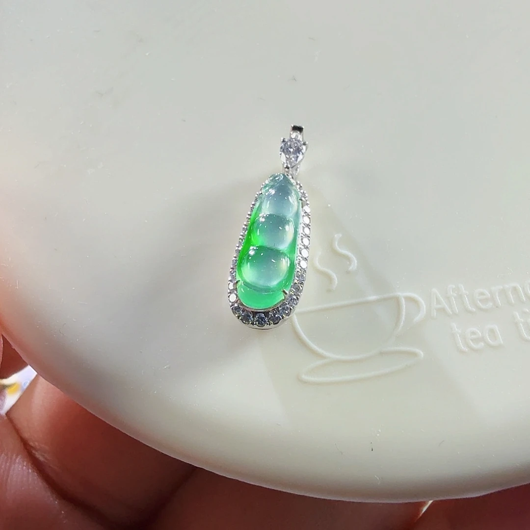 翡翠18K金镶嵌颈饰两用款