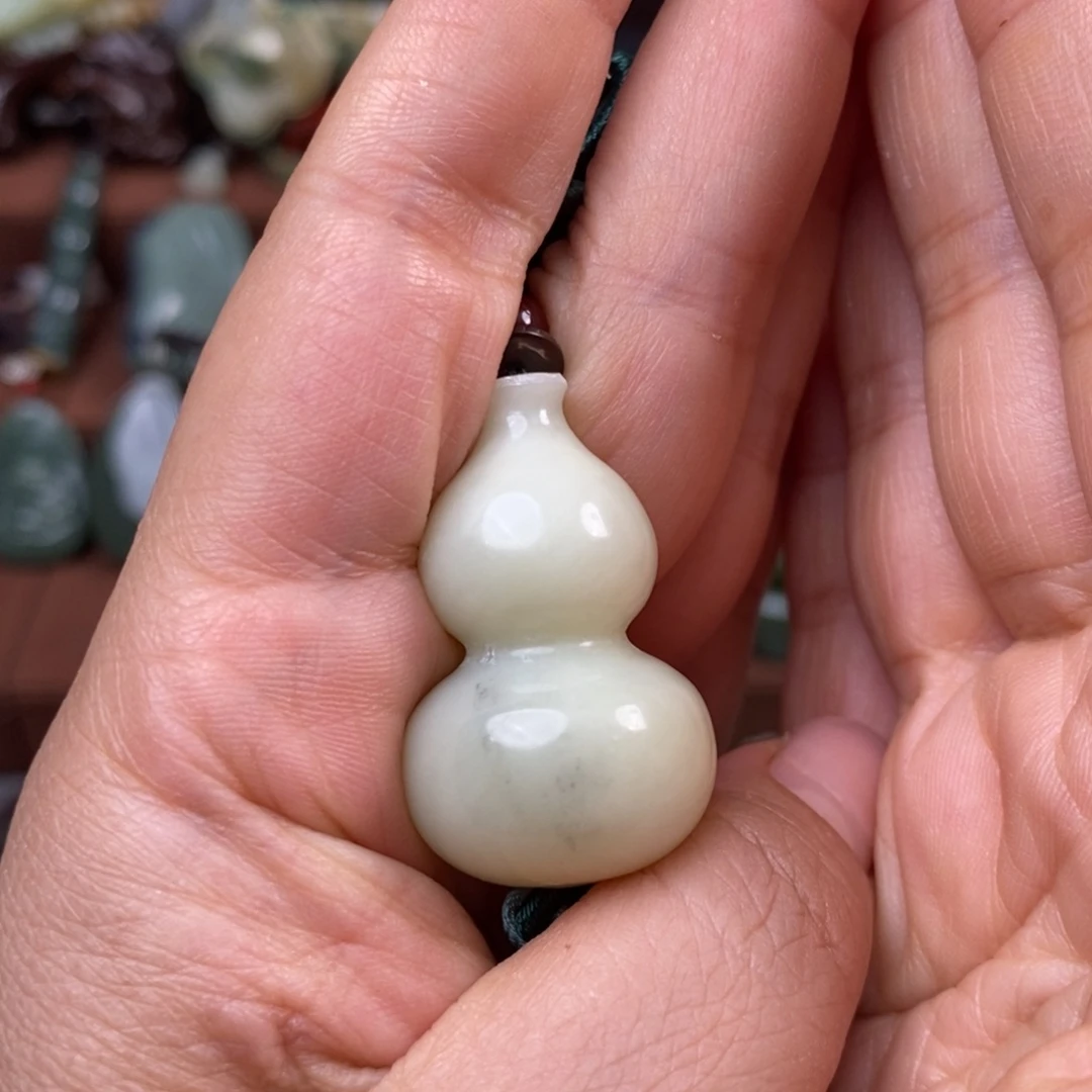 夹***司蛇纹石玉未镶嵌车挂