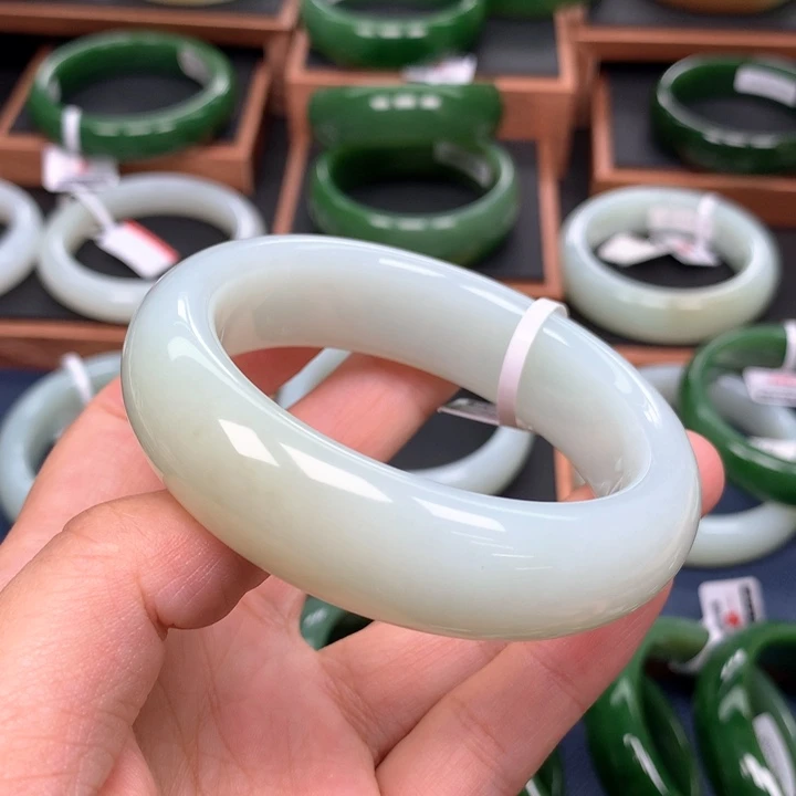 未镶嵌手镯和田玉（糖玉）57