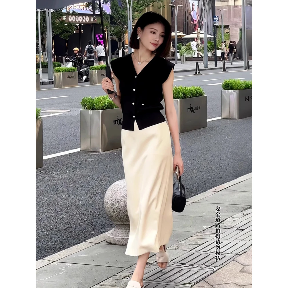 2025夏季新款时尚V领无袖露肩针织背心修身包臀气质半身裙套装女