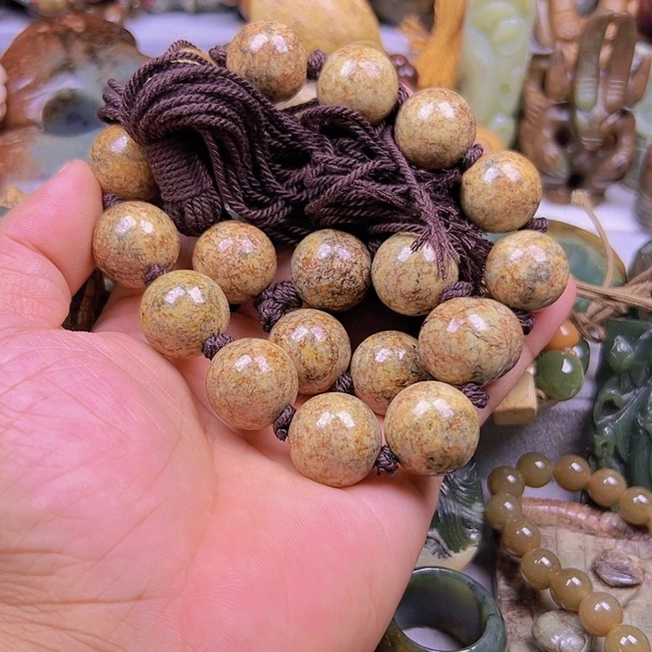 手串未镶嵌岫岩河磨玉（透闪石质玉）静****
