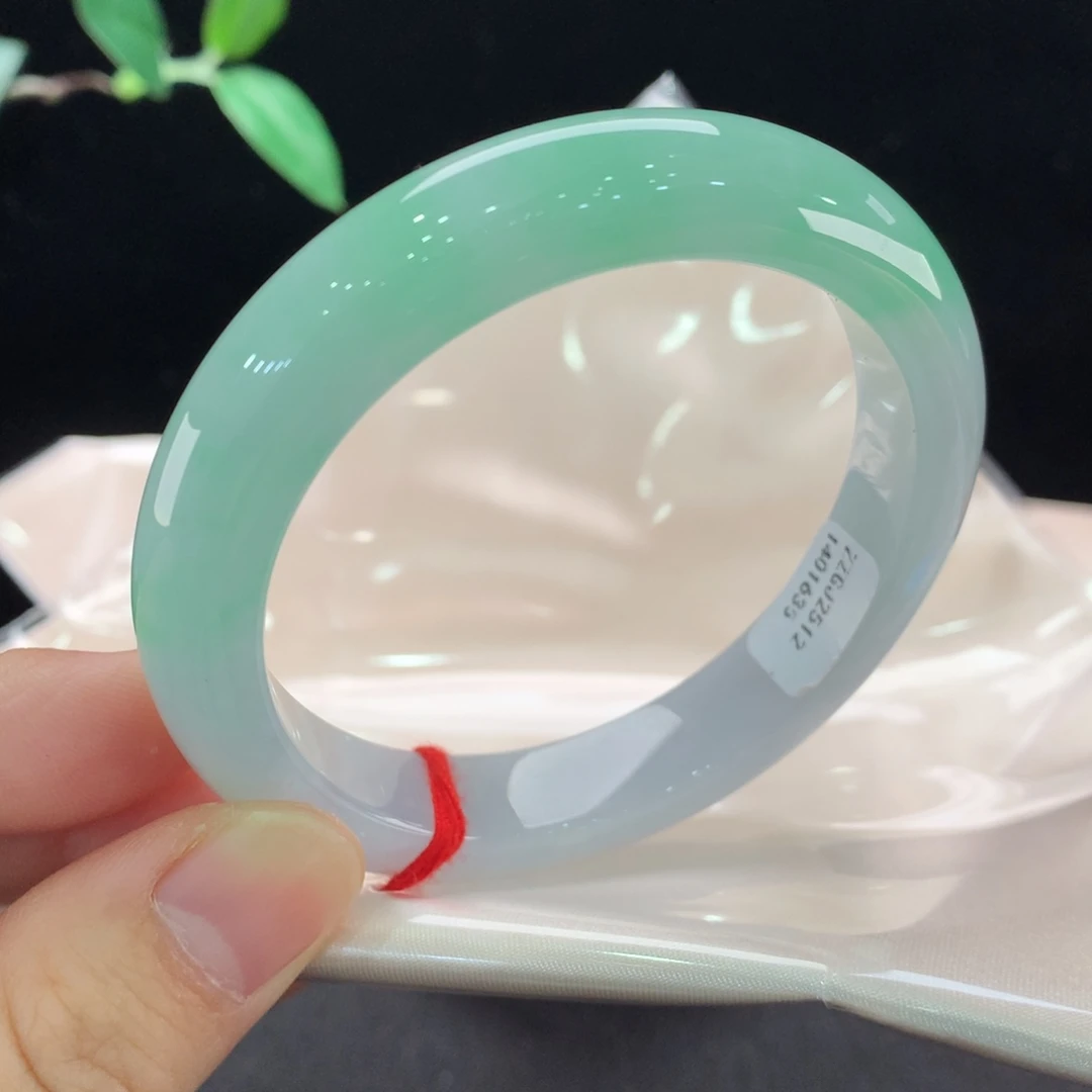 翡翠未镶嵌手镯1635