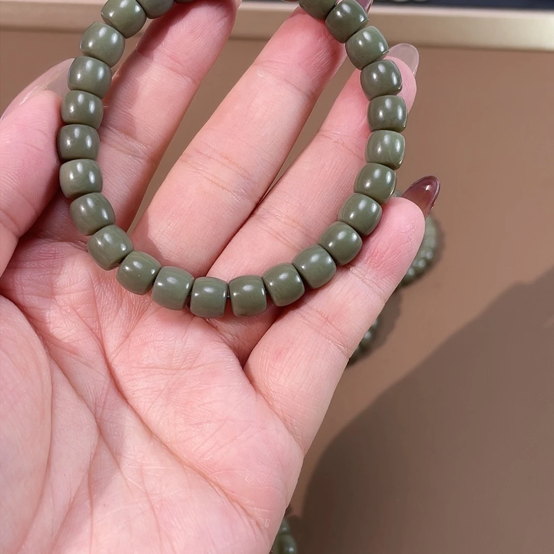 和田玉手链未镶嵌豆青 8.1