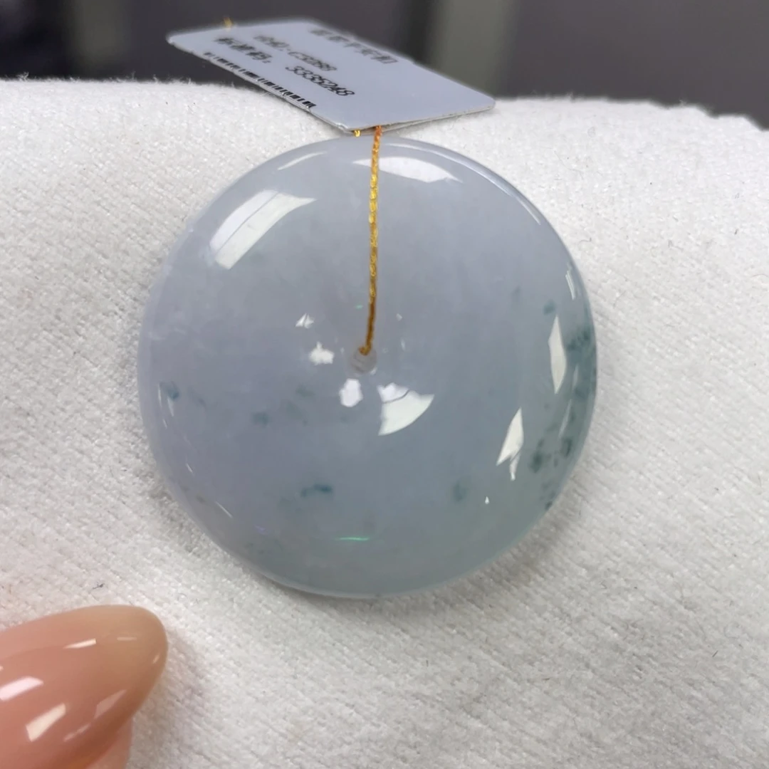 颈饰未镶嵌翡翠平安扣