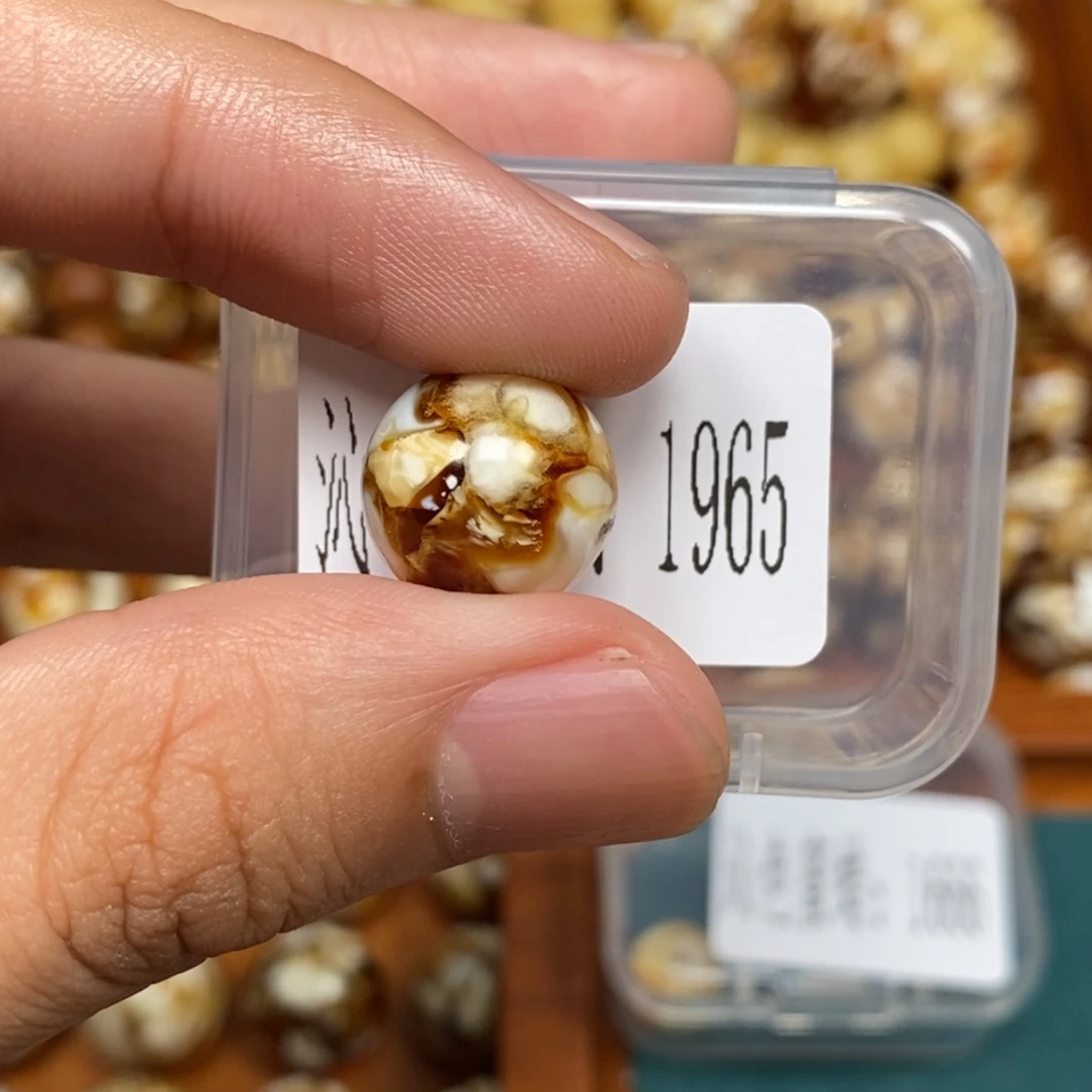 把件猴头核桃沁色圆珠老型1965