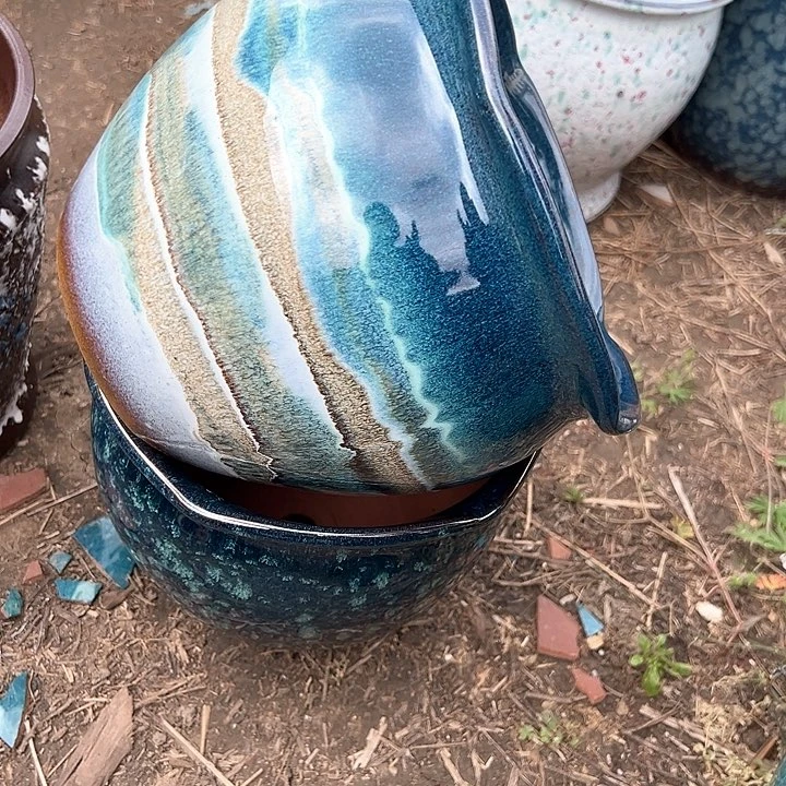 紫砂花盆口20高18。。。。。。。。。。。