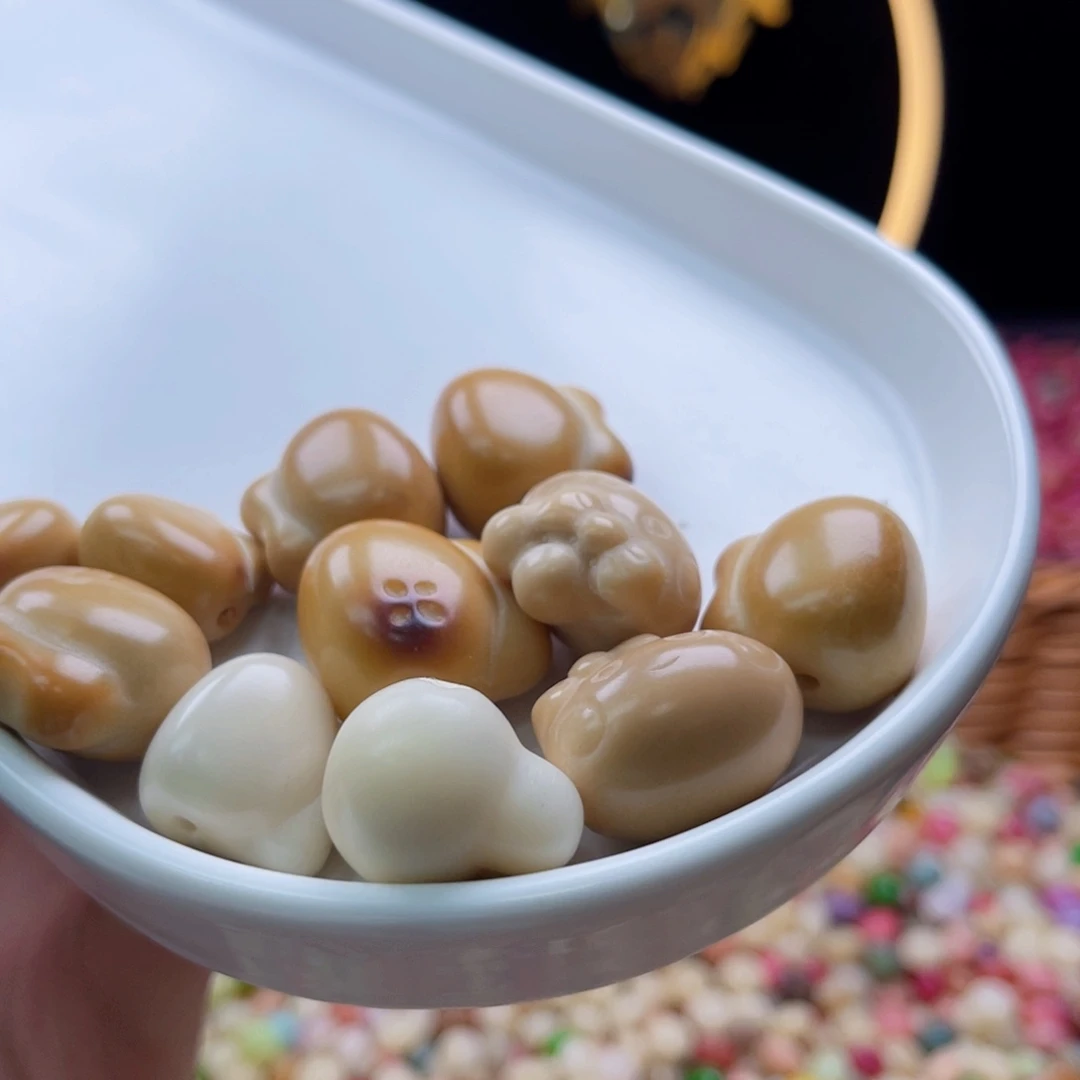 吊坠白玉菩提呓*灬f21+mm/象牙果锅底