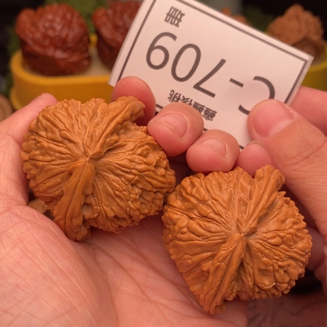 桃核把件狮子头46……