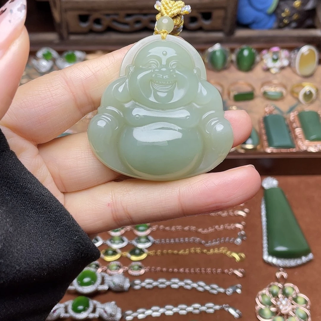 和田玉未镶嵌吊坠(赠链)